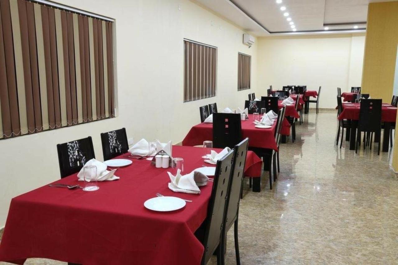 Hotel Mariya International Bodh Gaya Ngoại thất bức ảnh